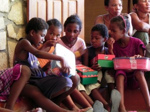 I regali per i nostri bambini adottivi, madabimbi adozioni a distanza madagascar